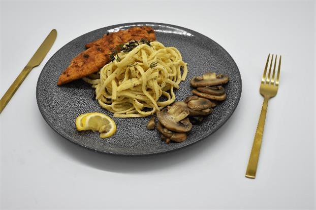 Diet Fuels - Chicken Strips On Creamy Tagliatelle With Mushrooms - Meal